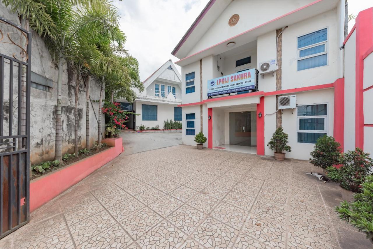 Reddoorz Syariah At Sudirman Street Garut Hotel Eksteriør billede